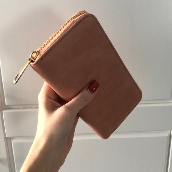 Marshall’s soft faux leather wallet - Picture 2 of 7